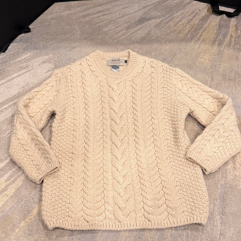 Aran Sweater Market‎ Crewneck cable knit Sweater 100% Virgin wool size XL EUC